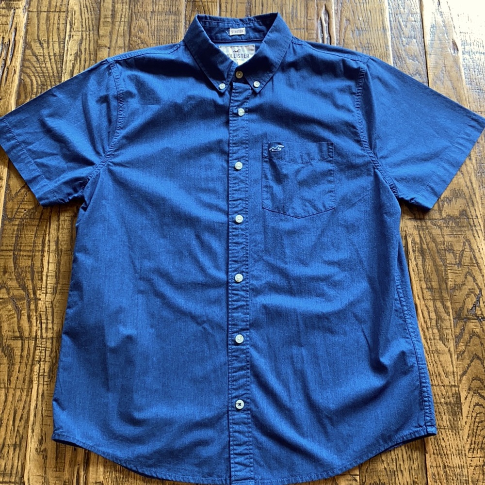 Men’s Hollister short sleeve button down